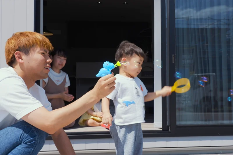 インナーガレージでボール遊び