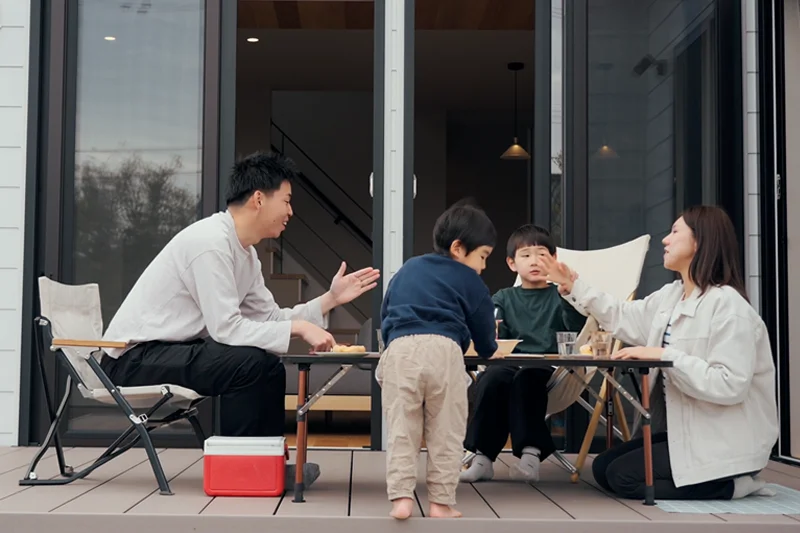 ウッドデッキで憩うひととき